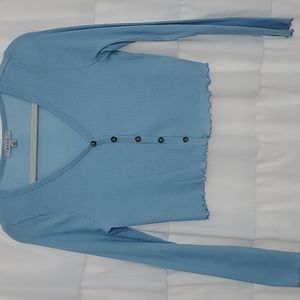 Long sleeve top, cropped, super cute!